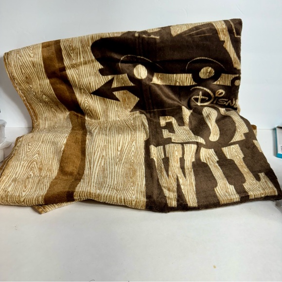 NWT. Disney Beach Towel. Fort Wilderness Resort And Campground towel. - Picture 2 of 7